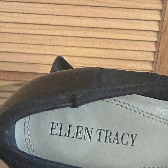 ELLEN TRACY SLIP ON SHOES - Picture 3 of 3